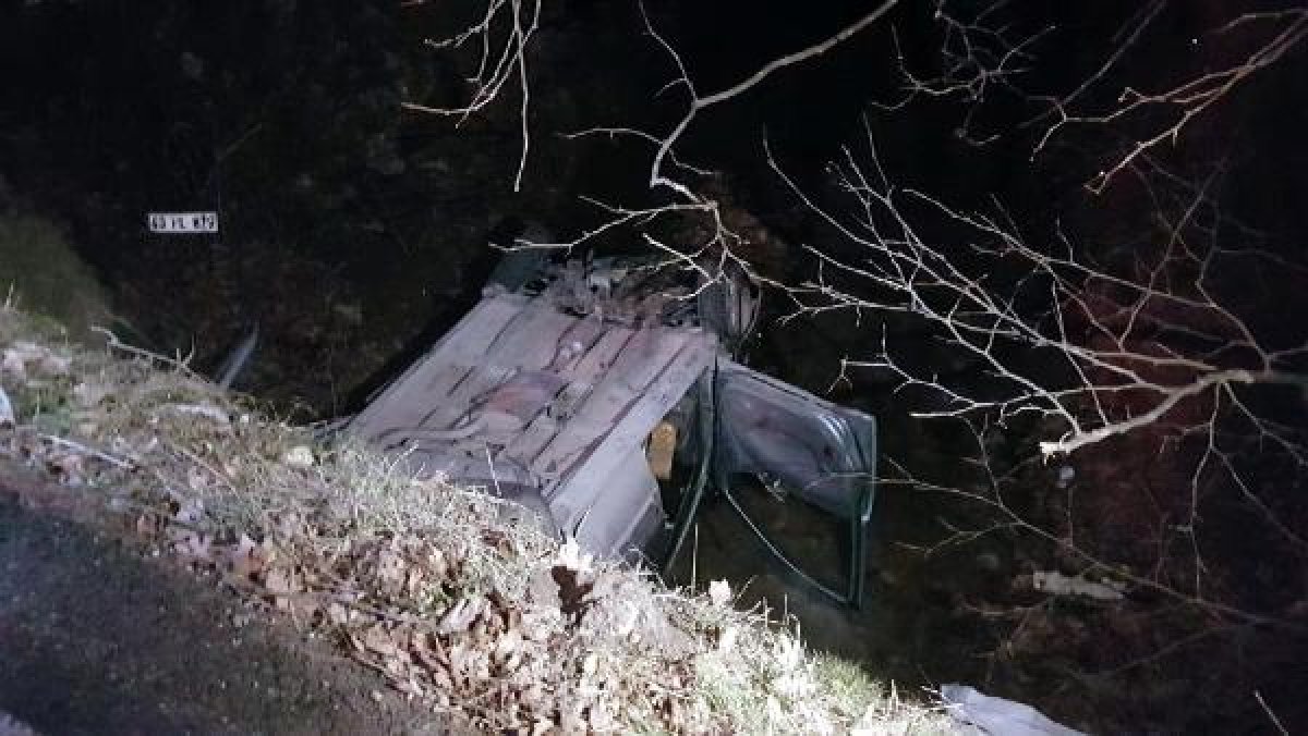 d Kütahya'da bir araç dereye uçtu: 2 ölü