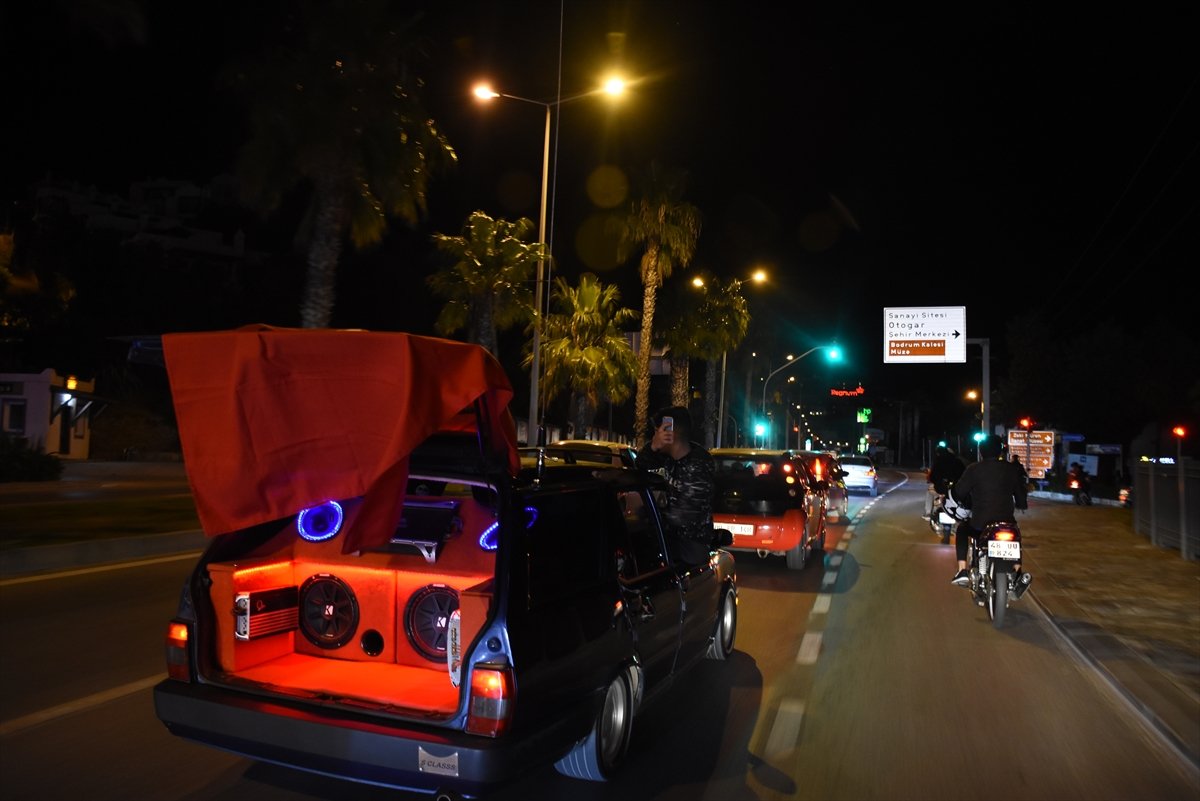 a Muğla'da Mehmetçiğe destek konvoyu