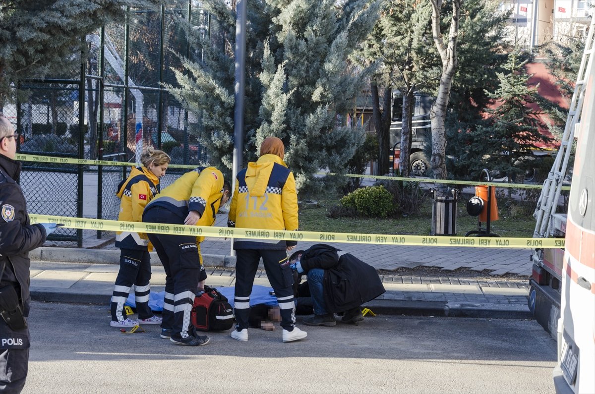 Ayrı yaşadığı kocası tarafından vurulan kadın öldü