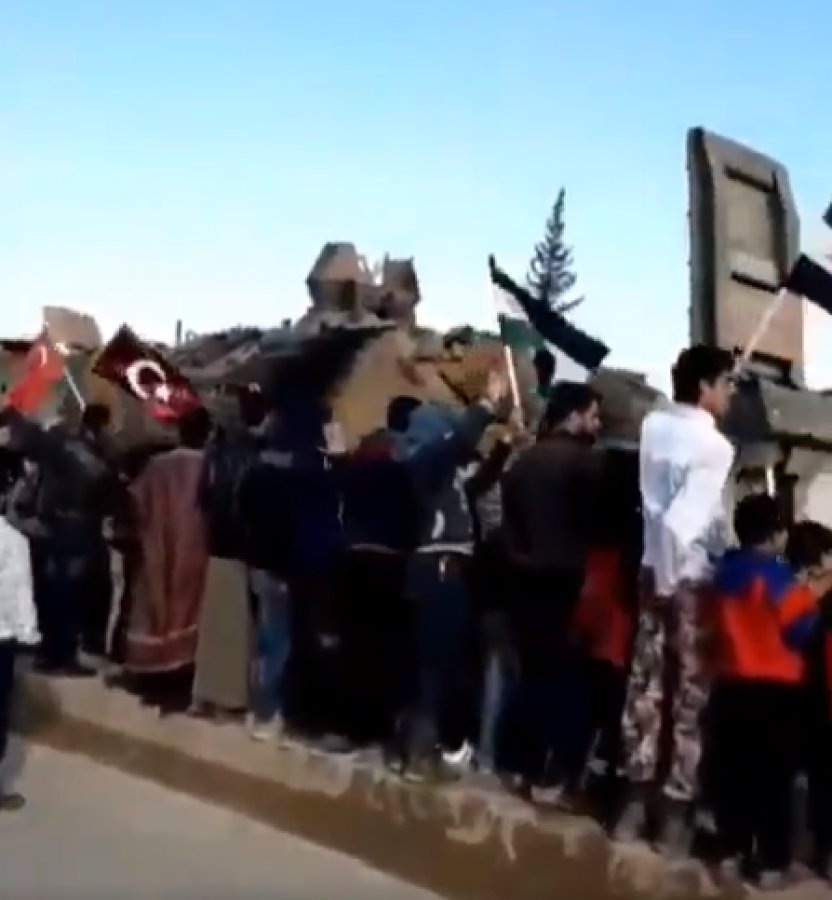 İdlib halkından Türk askerine coşkulu karşılama