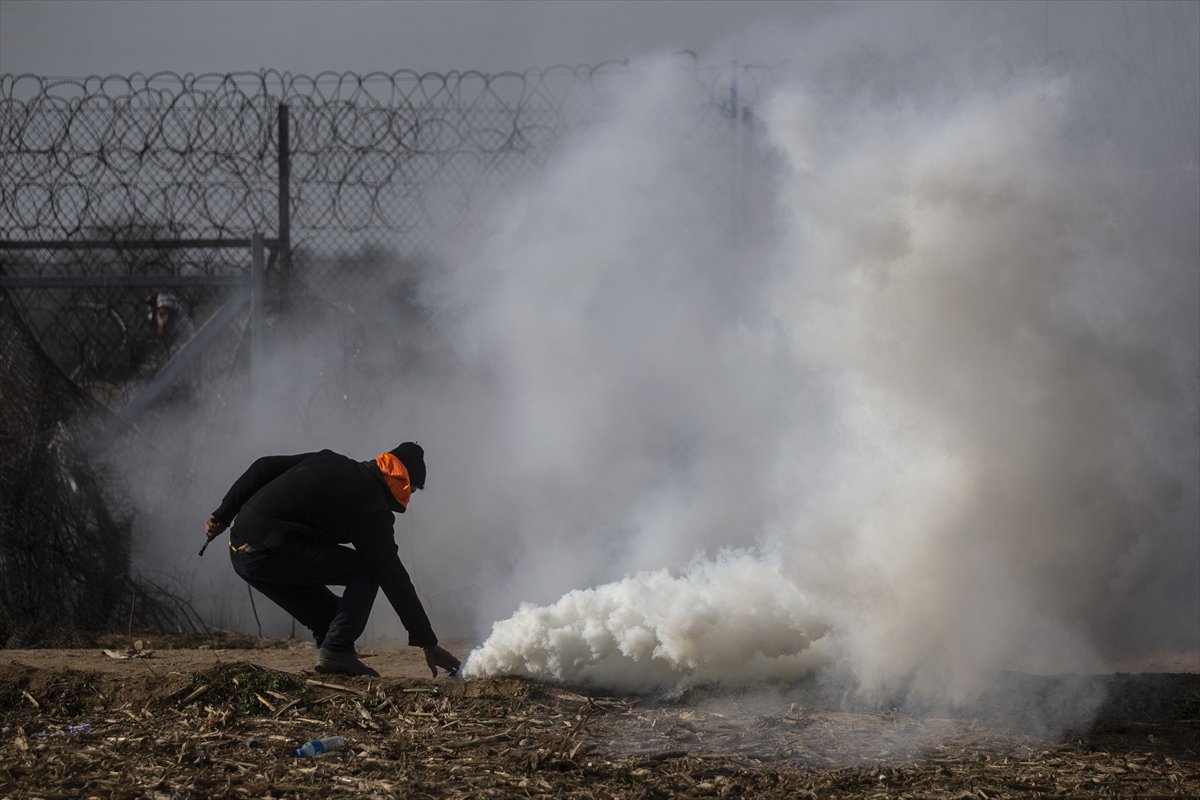 Yunan güçleri ile mülteciler arasında çatışma