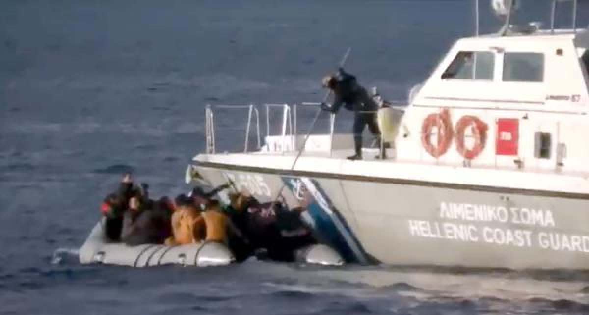 Yunanlılar mültecilerin botlarını batırmaya çalıştı