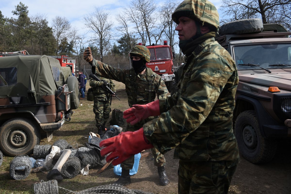 Alman basını: AB göçmen girişini engellemeli