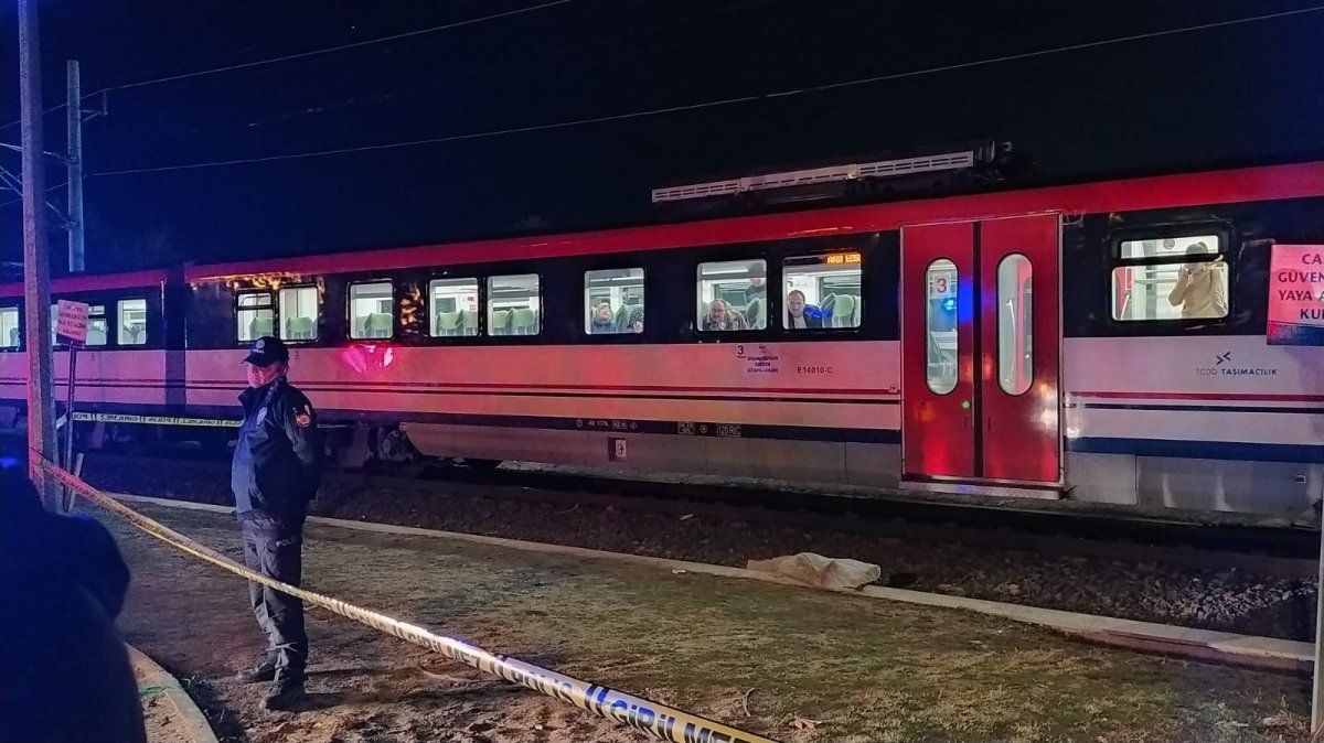 Kütahya'da trenin çarptığı kişi hayatını kaybetti