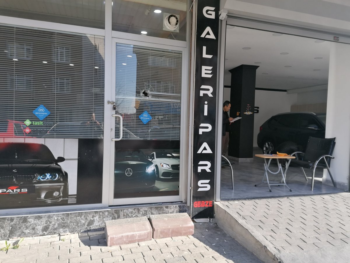 Kocaeli’de bir oto galeride silahlı çatışma yaşandı
