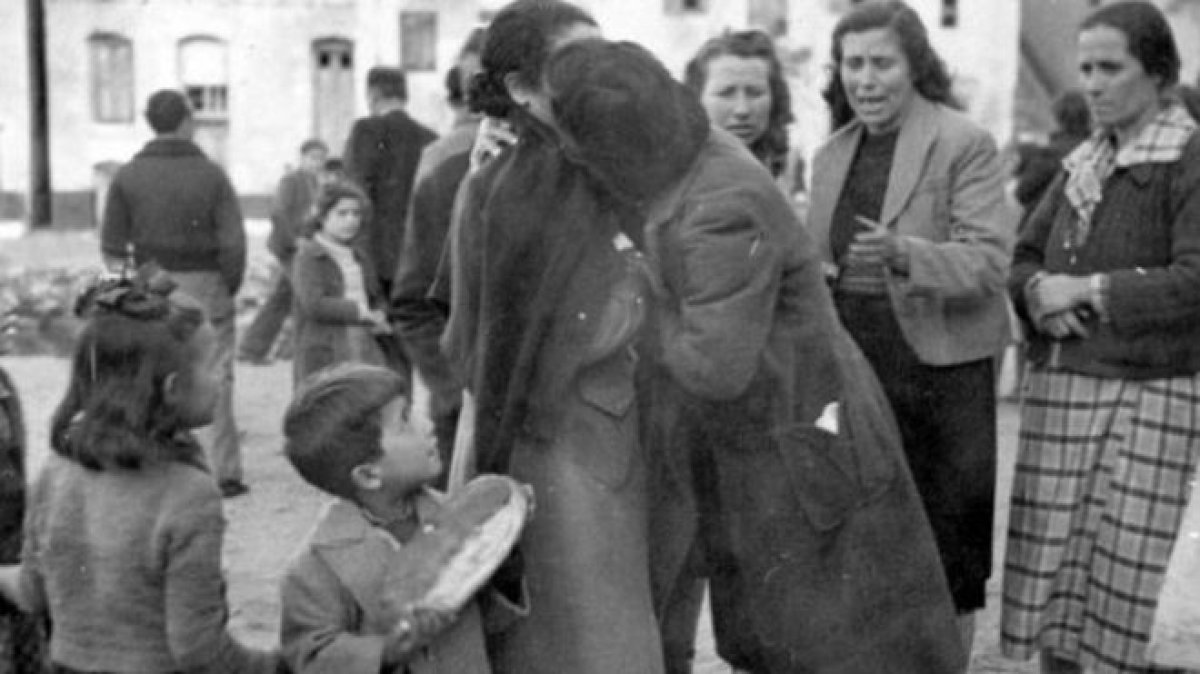 Yunanistan, savaş sırasında sığındığı ülkenin halkını öldürüyor