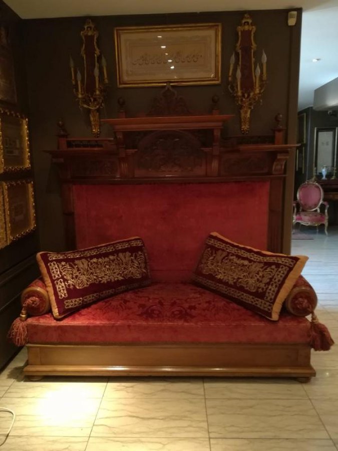 d Tartışılan taht Abdülhamid'in çıkmadı, satış iptal edildi