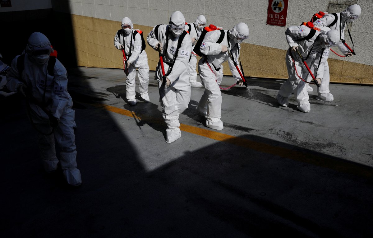 R ABD'de koronavirüsten ölenlerin sayısı 6'ya çıktı