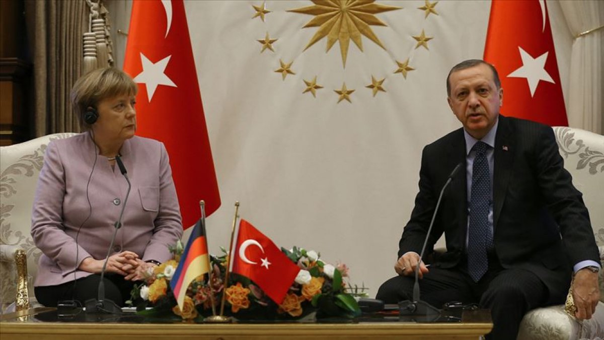 a Erdoğan, Merkel ile görüştü