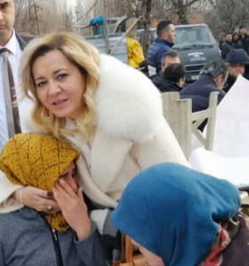 İyi Partili Aylin Cesur'un tepki çeken pozları