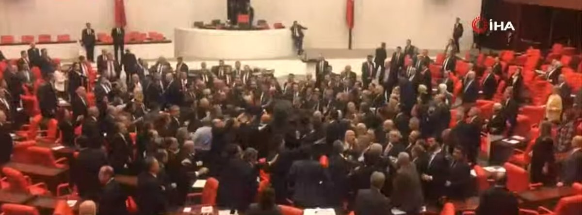 Meclis'te yumruklar konuştu