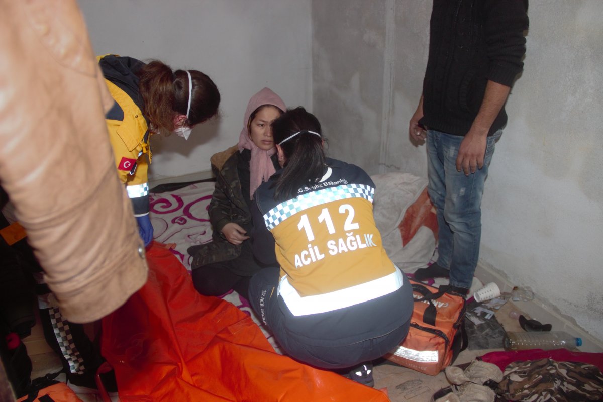 i Yunanlar hamile kadını dövüp parasını aldı