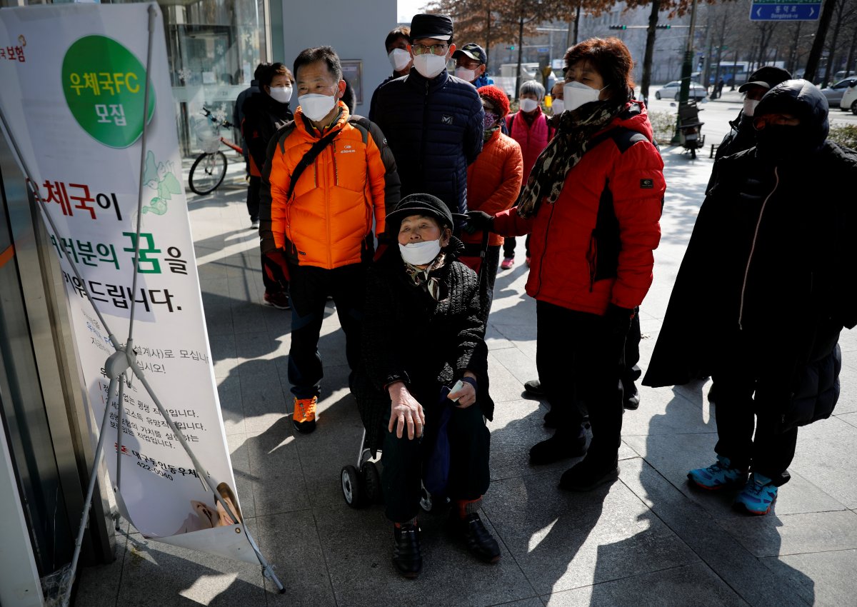 r Koronavirüsün mutasyon geçirdiği belirlendi