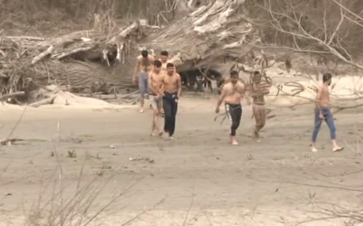 Yunan güçleri, mültecilere zulüm ediyor