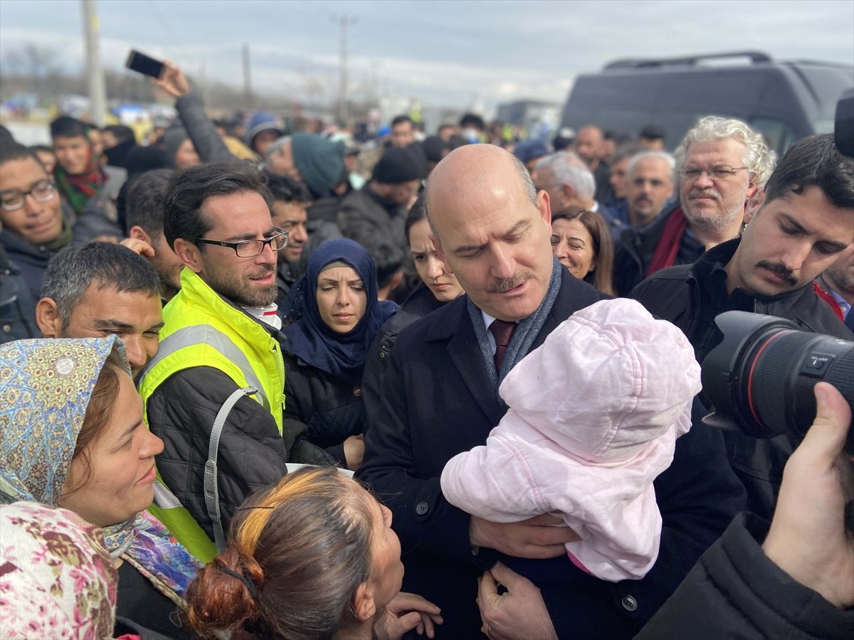 a Bakan Süleyman Soylu, muhabirle tartıştı