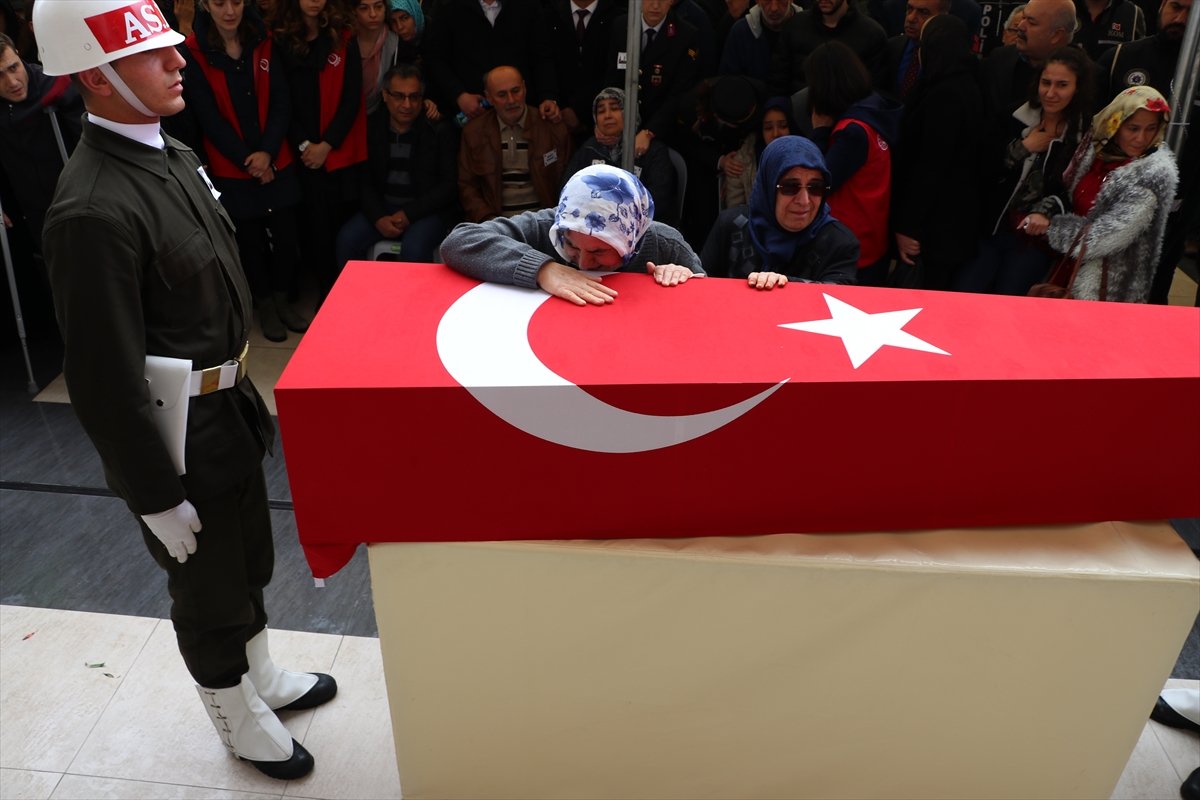 Şehit annesinin yürek yakan feryadı