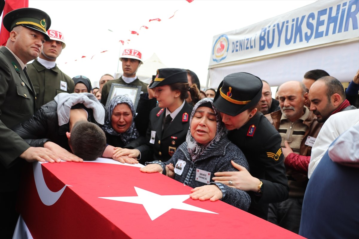 Şehit annesinin yürek yakan feryadı