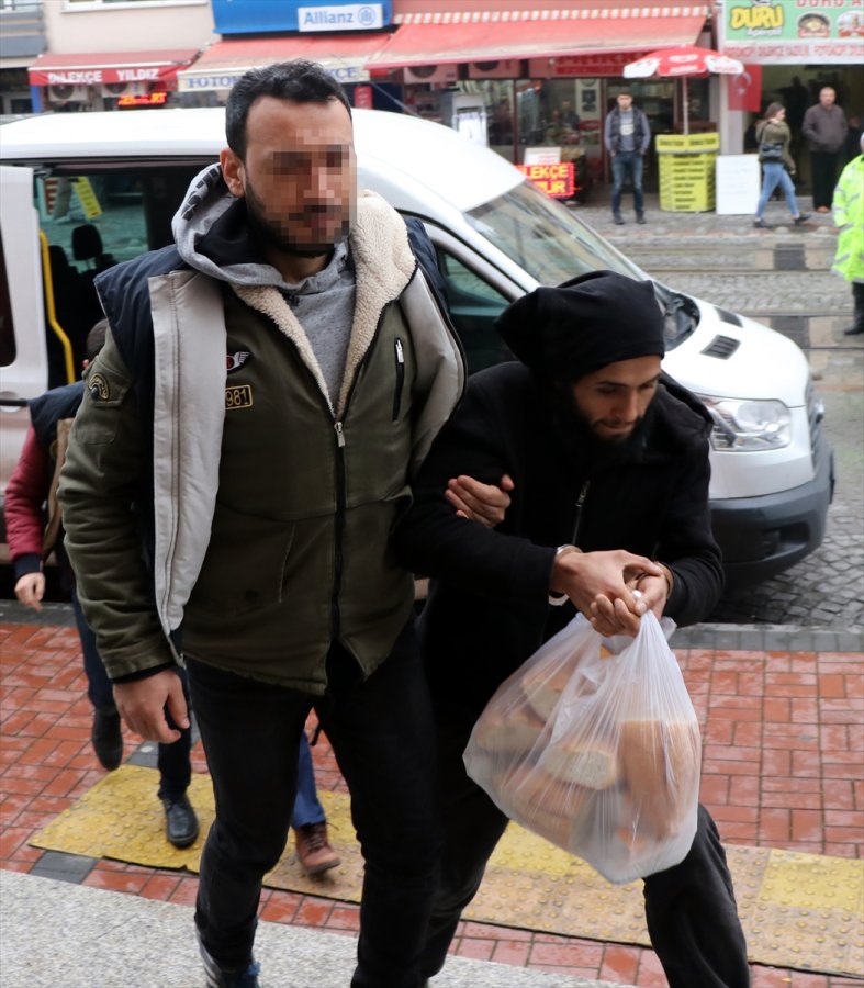 a Kocaeli'de 8 El Kaide şüphelisi yakalandı