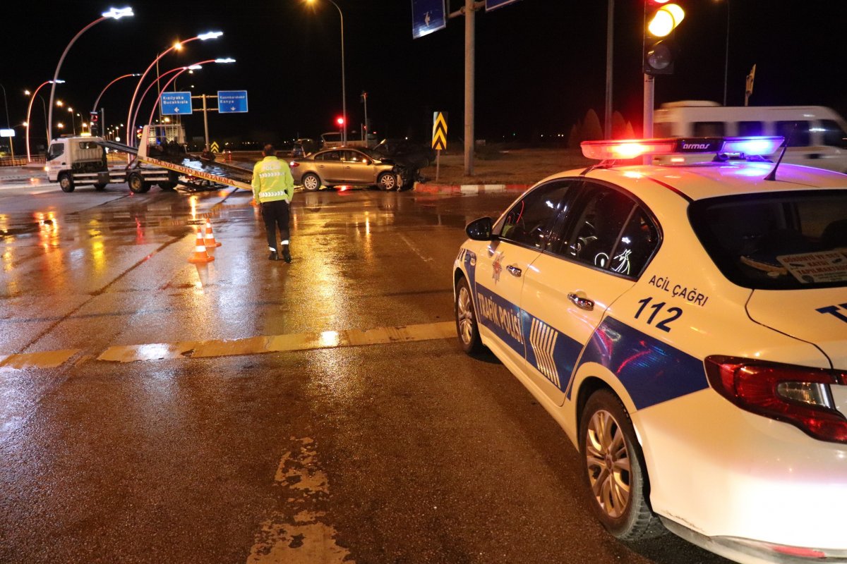 i Karaman'da trafik kazası: 4 yaralı