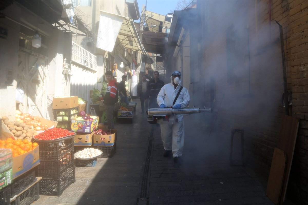 a İran'da koronavirüs önlemleri