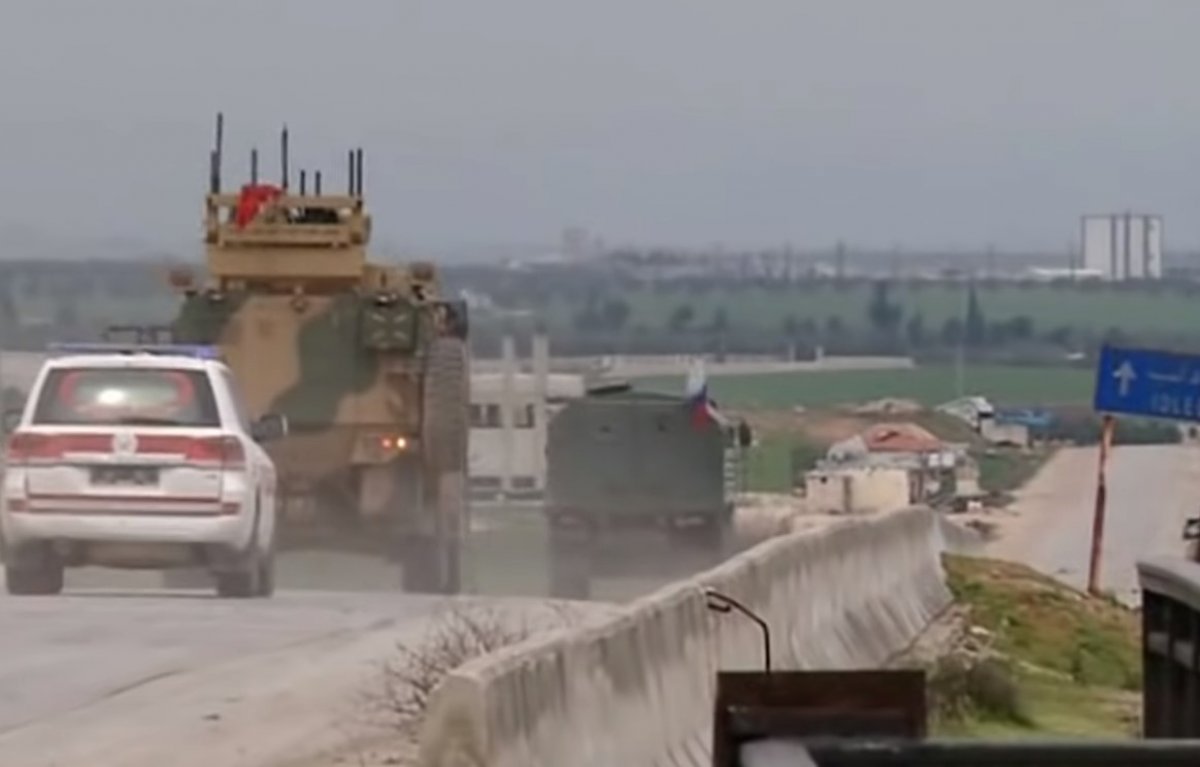 M4 karayolunda Rus-Türk askeri araçları görüldü