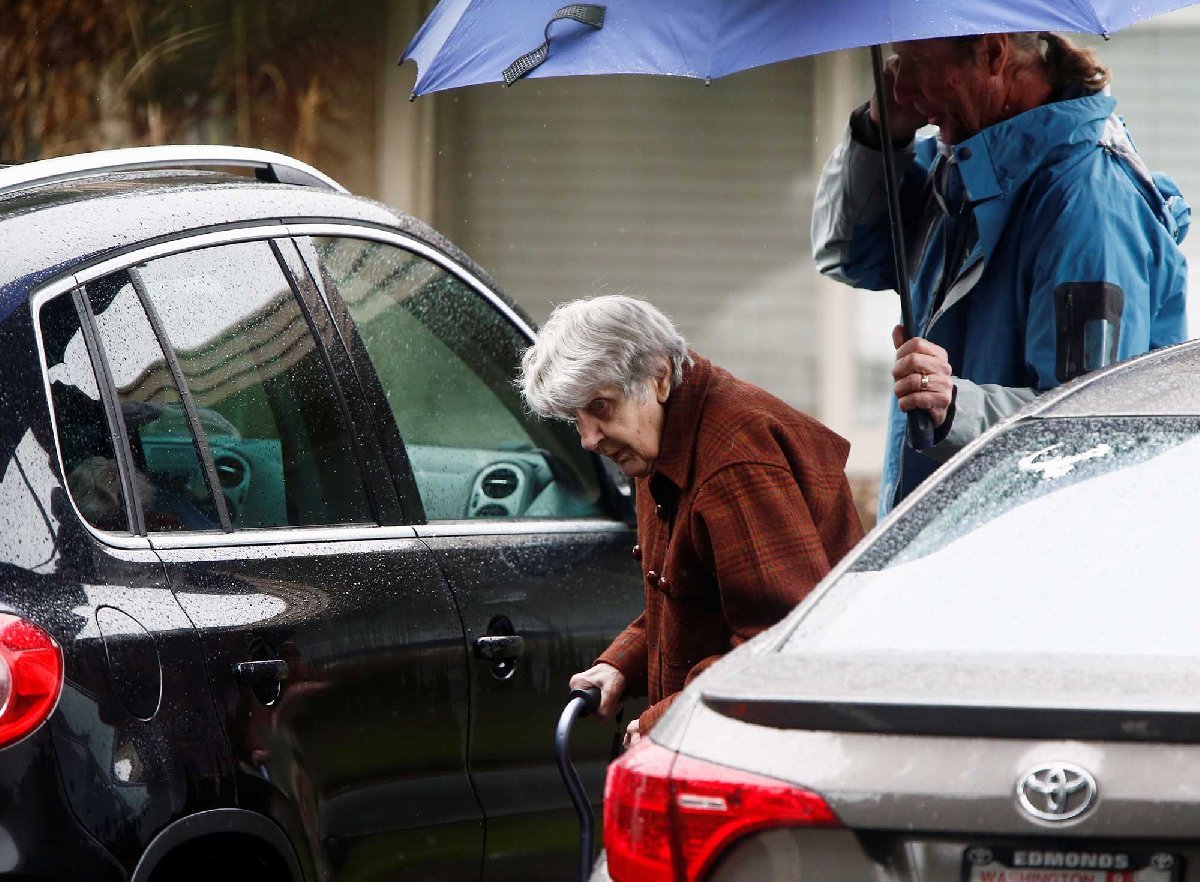 Koronavirüs 60 yıllık çifti birbirinden ayırdı