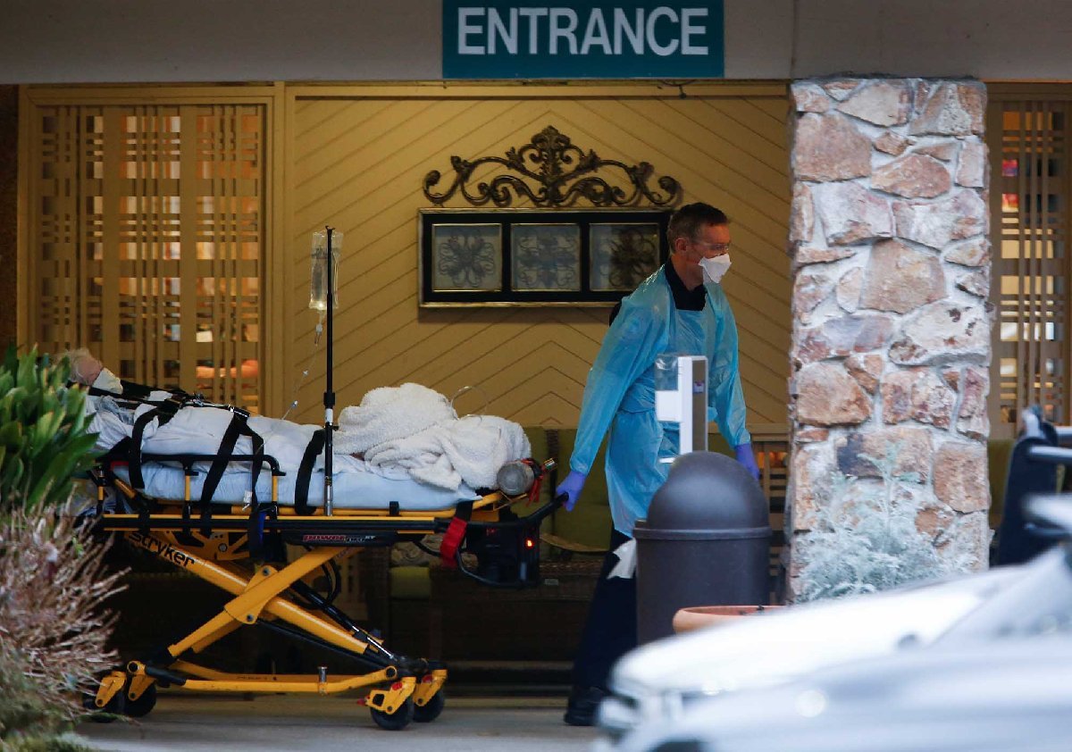 Koronavirüs 60 yıllık çifti birbirinden ayırdı