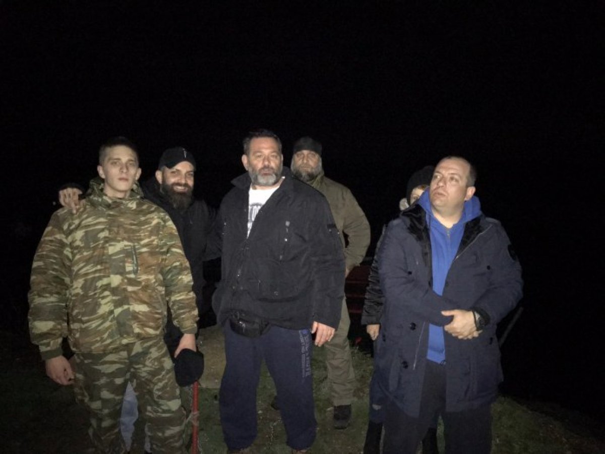 Irkçı Yunan vekil, Türkiye sınırında