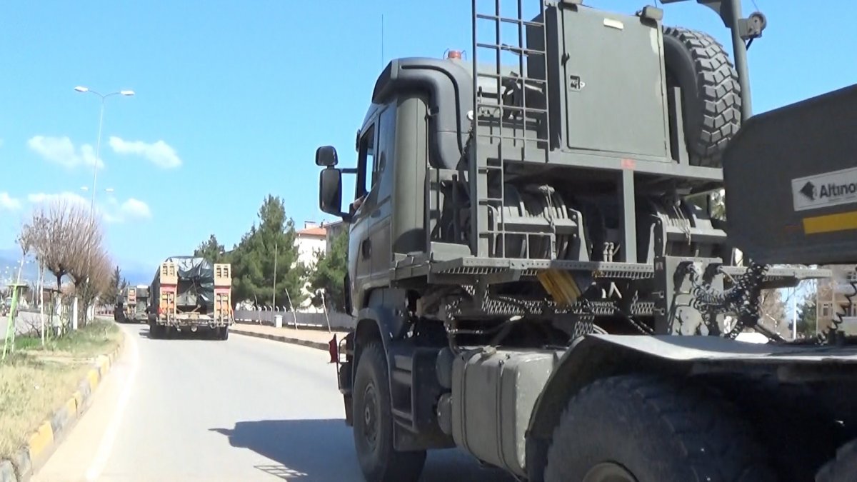 TSK'dan Suriye sınırına obüs sevkiyatı