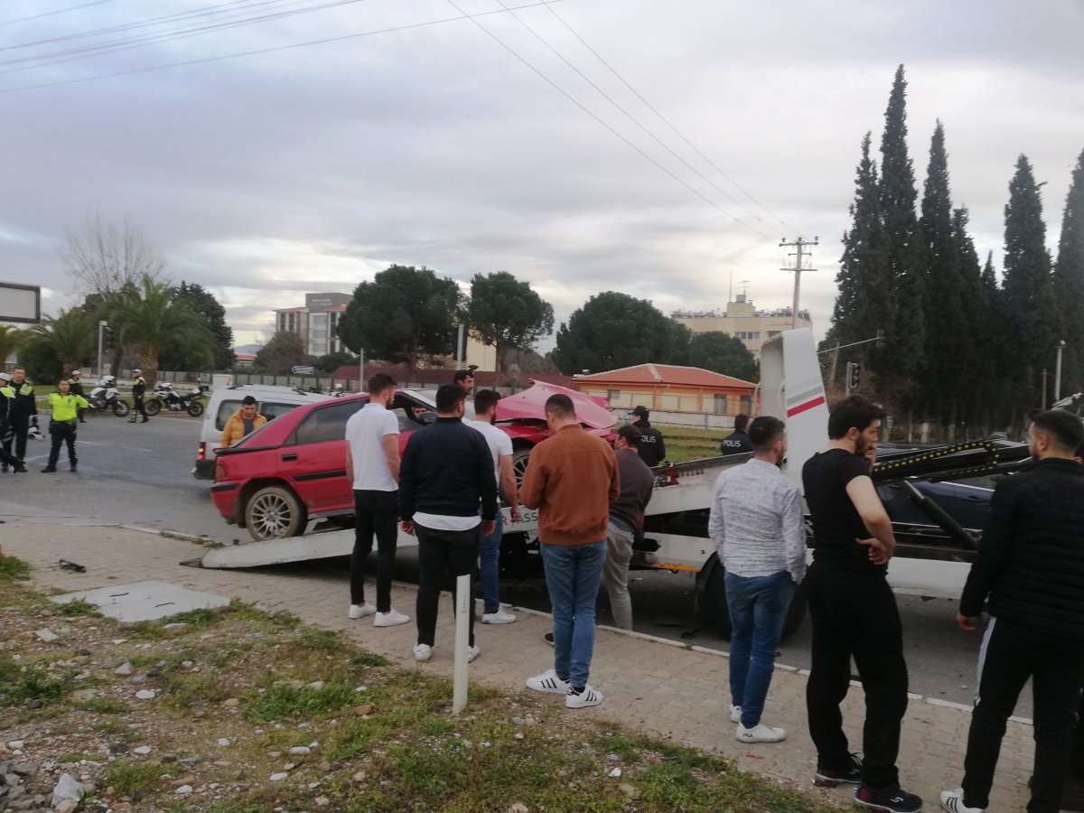i Aydın’da zincirleme trafik kazası: 4 yaralı
