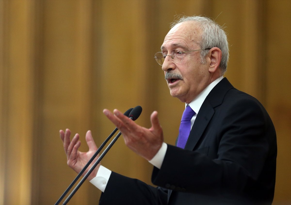 Kılıçdaroğlu, Engin Özkoç'u yanına oturttu