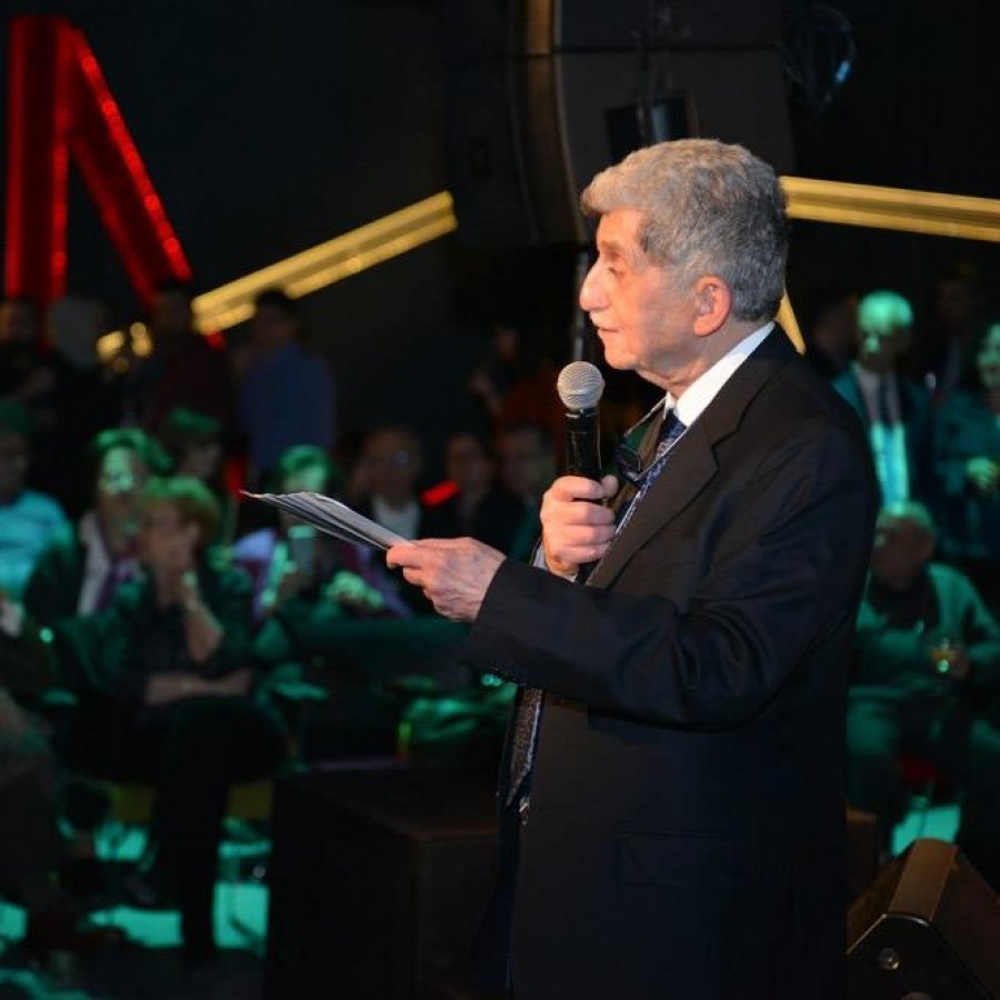 Yakup Almelek ile yazarlığı ve kitapları üzerine konuştuk Yakup Almelek ile yazarlığı ve kitapları üzerine konuştuk