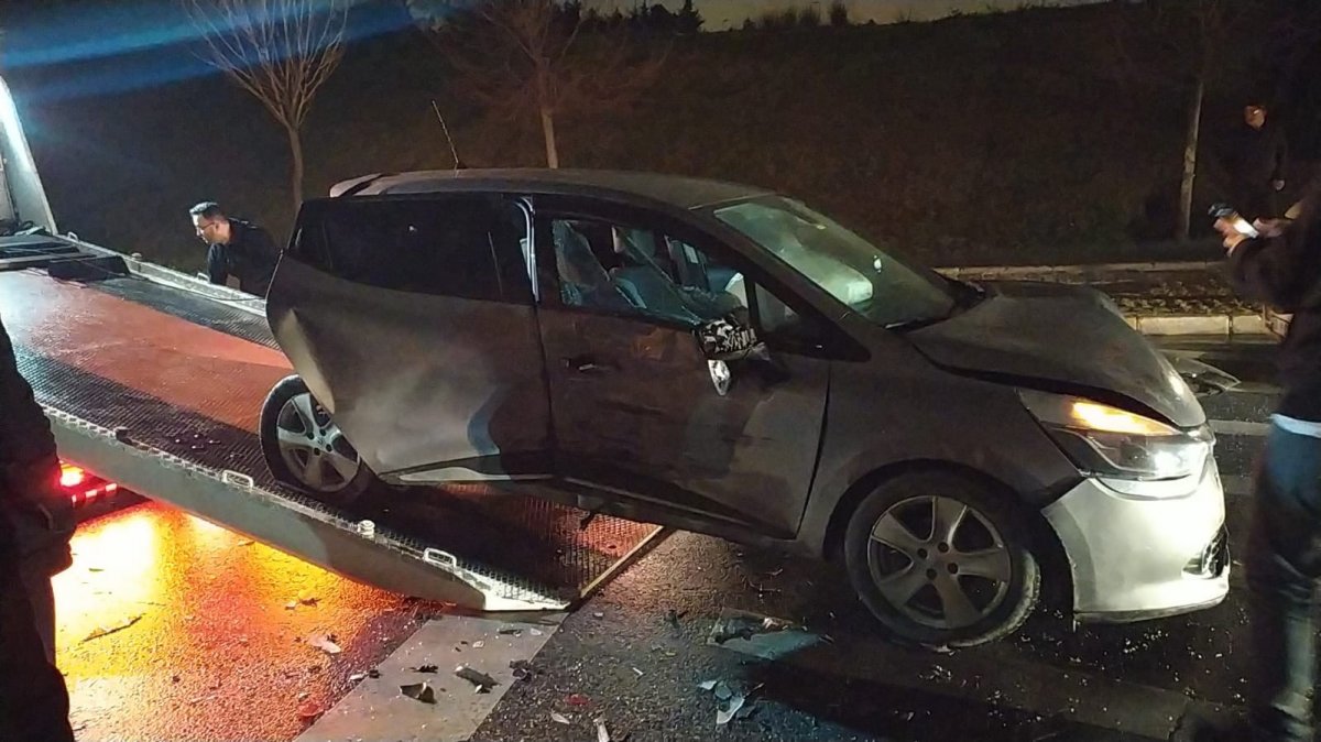 i Kazaya sebebiyet veren trafik magandası koşarak kaçtı