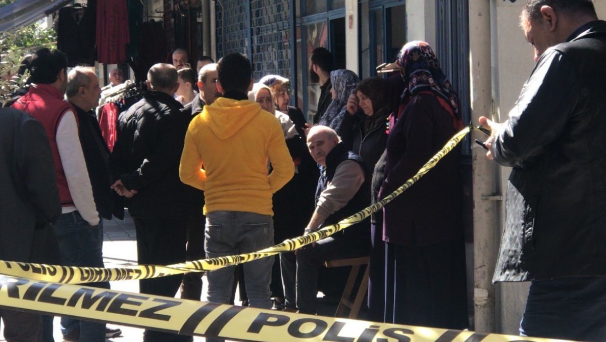 i İstanbul'da silahlı saldırıyı kameraya aldı