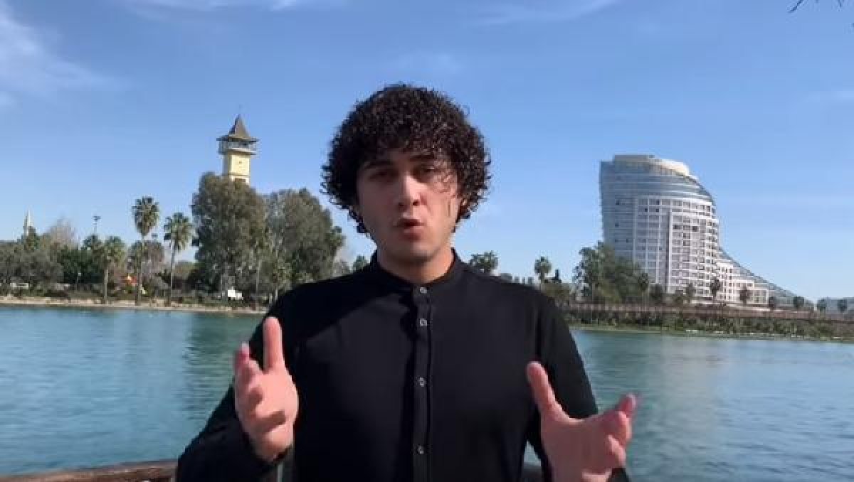 Koronavirüsü anlatan Türk öğretmene yasak geldi