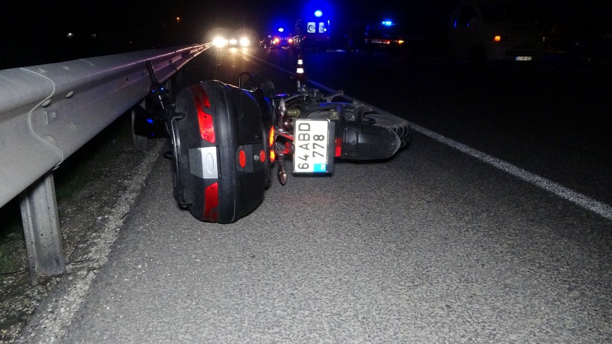 Uşak'ta kaza yapan motosiklet sürücüsü yaşamını yitirdi