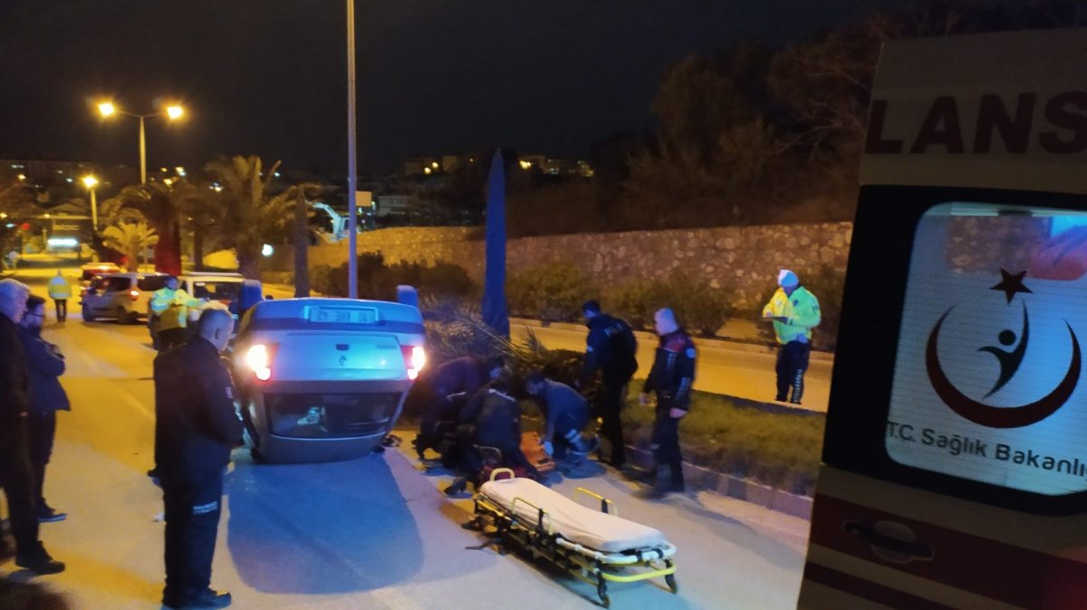 i Balıkesir'de polisten kaçmak isteyen araç takla attı