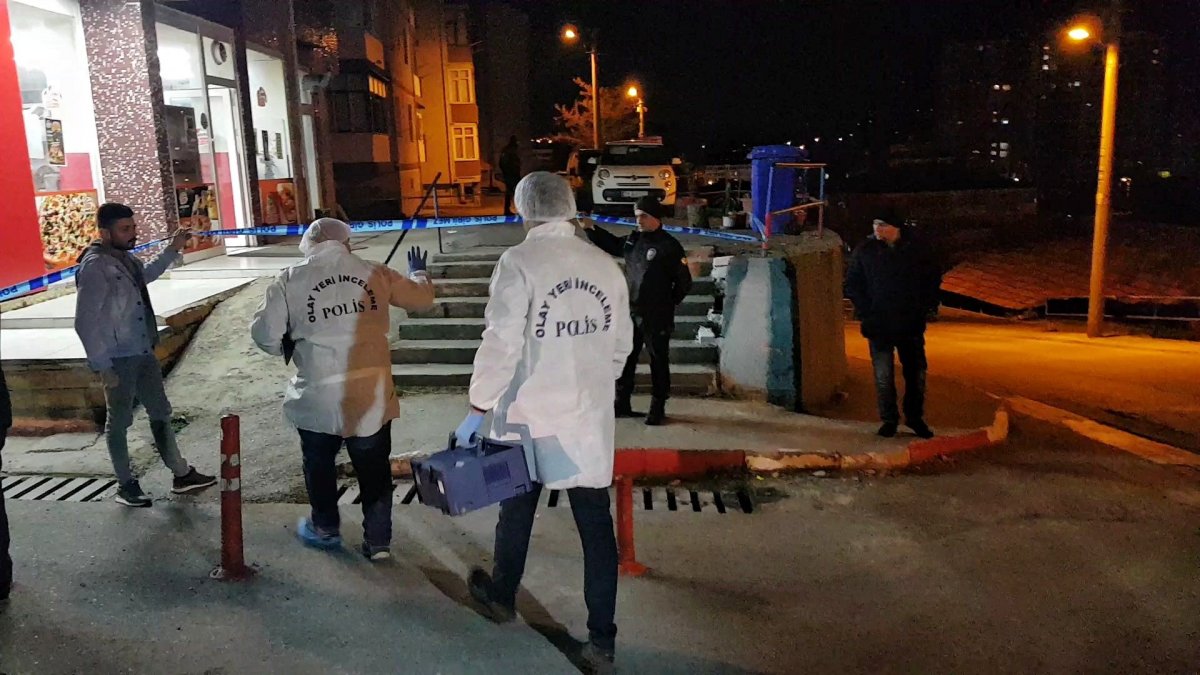 i Karabük'te bir kişi eşini başından vurdu