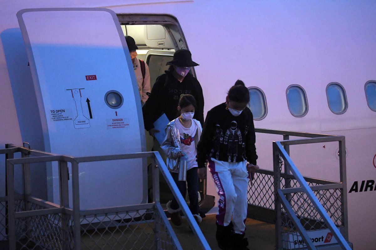 R Tom Hanks ve eşi koronavirüse yakalandı