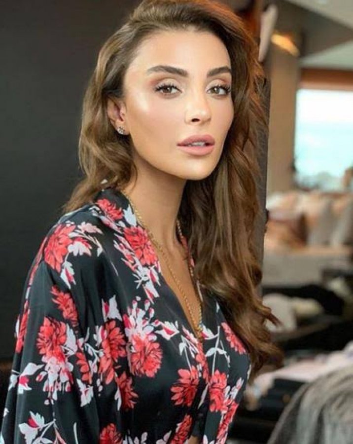 Özge Ulusoy: Bir uzaylı istilası kaldı