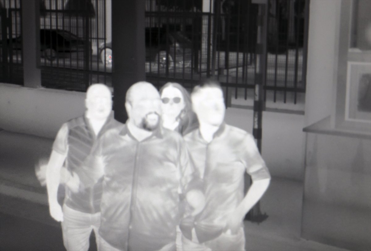 a Avrupa'ya açılan sınır kapılarında korona önlemi