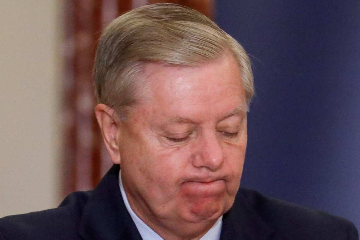 R Graham kendisini koronavirüs karantinasına aldı