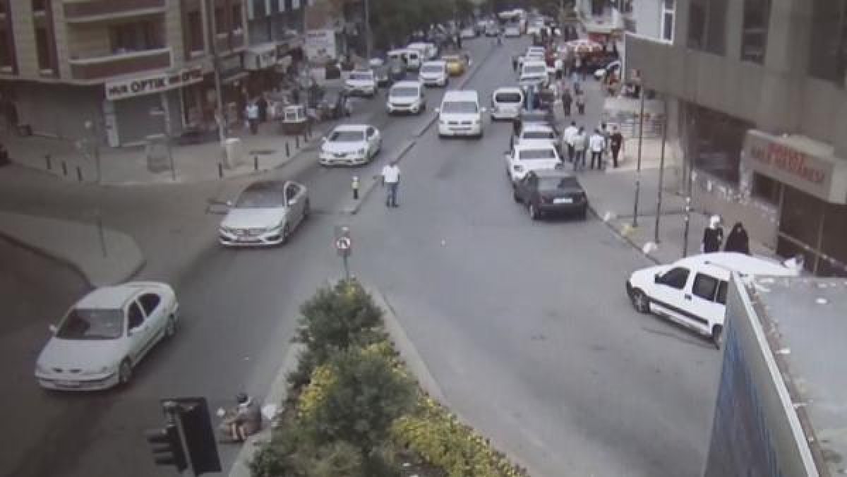 d İstanbul'da bir kişi yumrukla öldürüldü