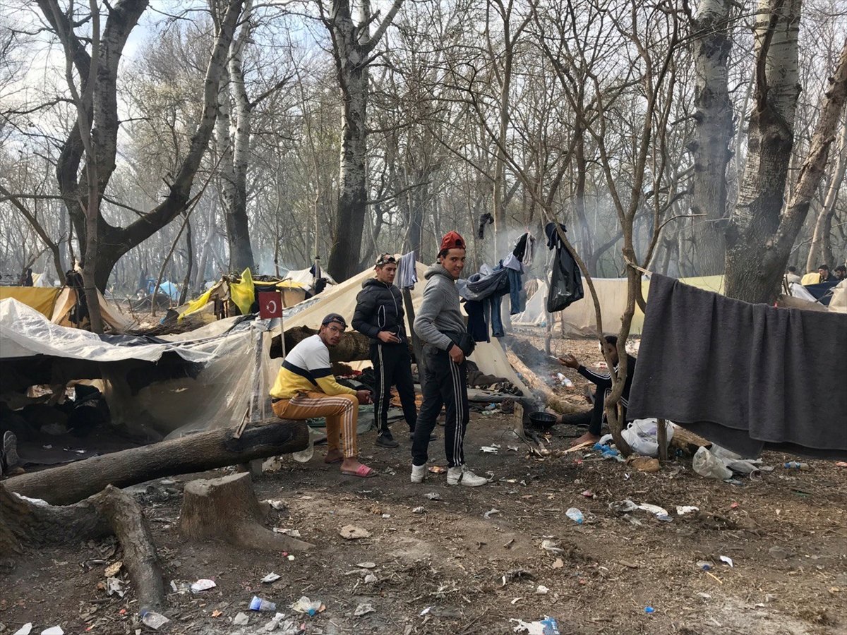 a Sığınmacılar, Avrupa'ya geçmek için bekliyor