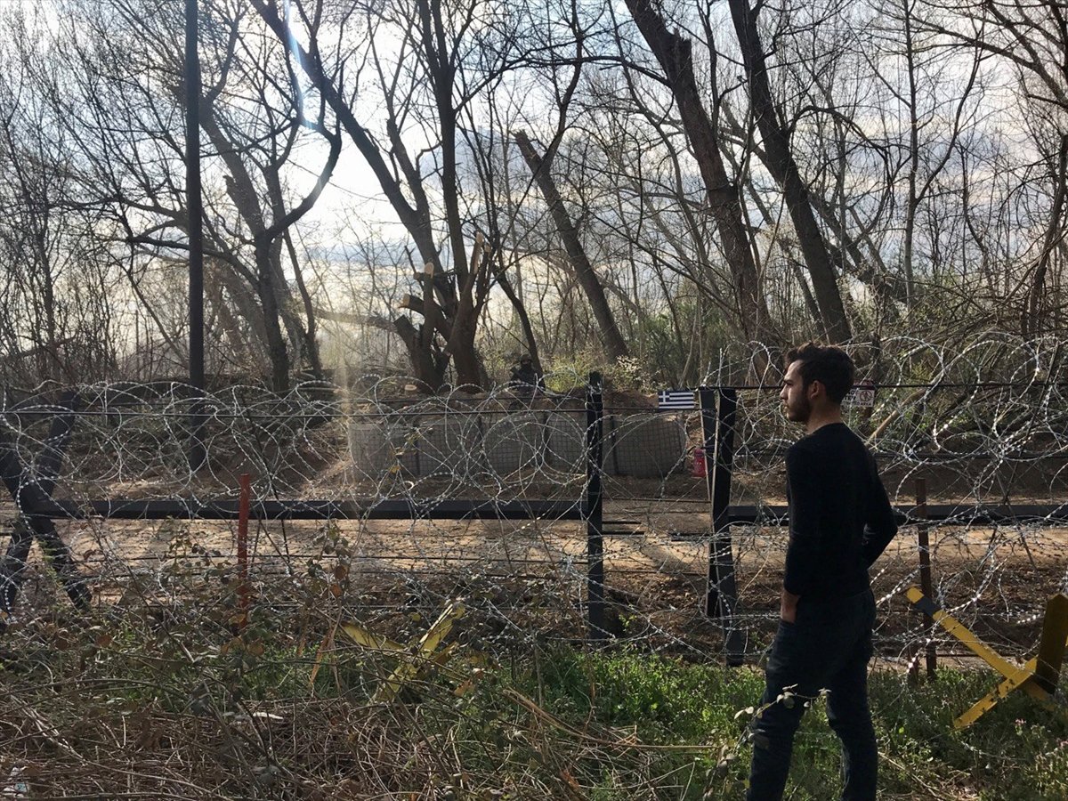 a Sığınmacılar, Avrupa'ya geçmek için bekliyor