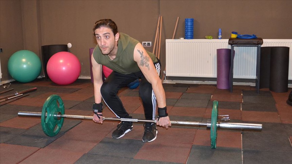 Engelli genç, spor azmiyle örnek oluyor