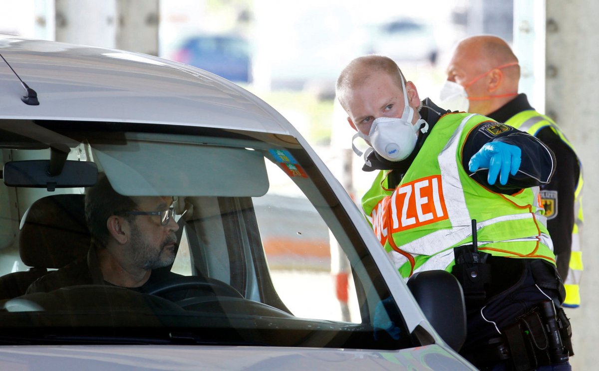 r Almanya sınırlarını 5 ülkeye kapattı