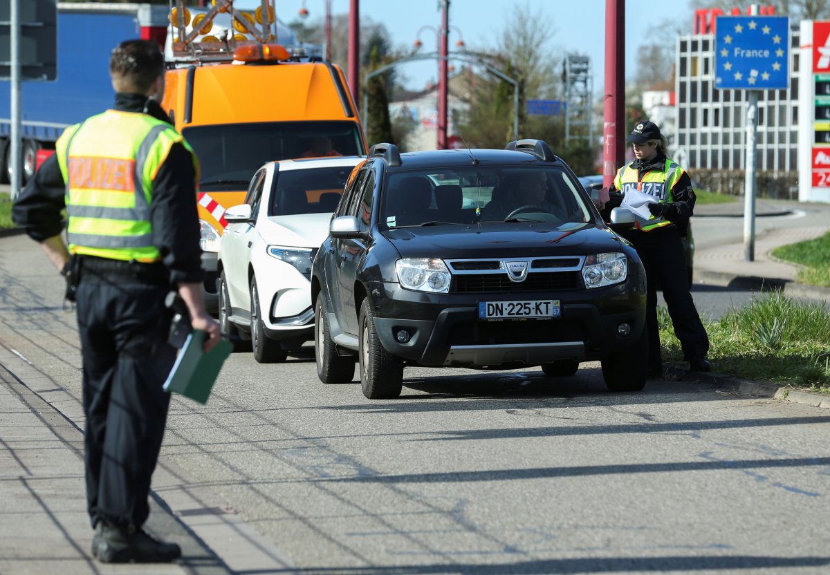 r Almanya sınırlarını 5 ülkeye kapattı