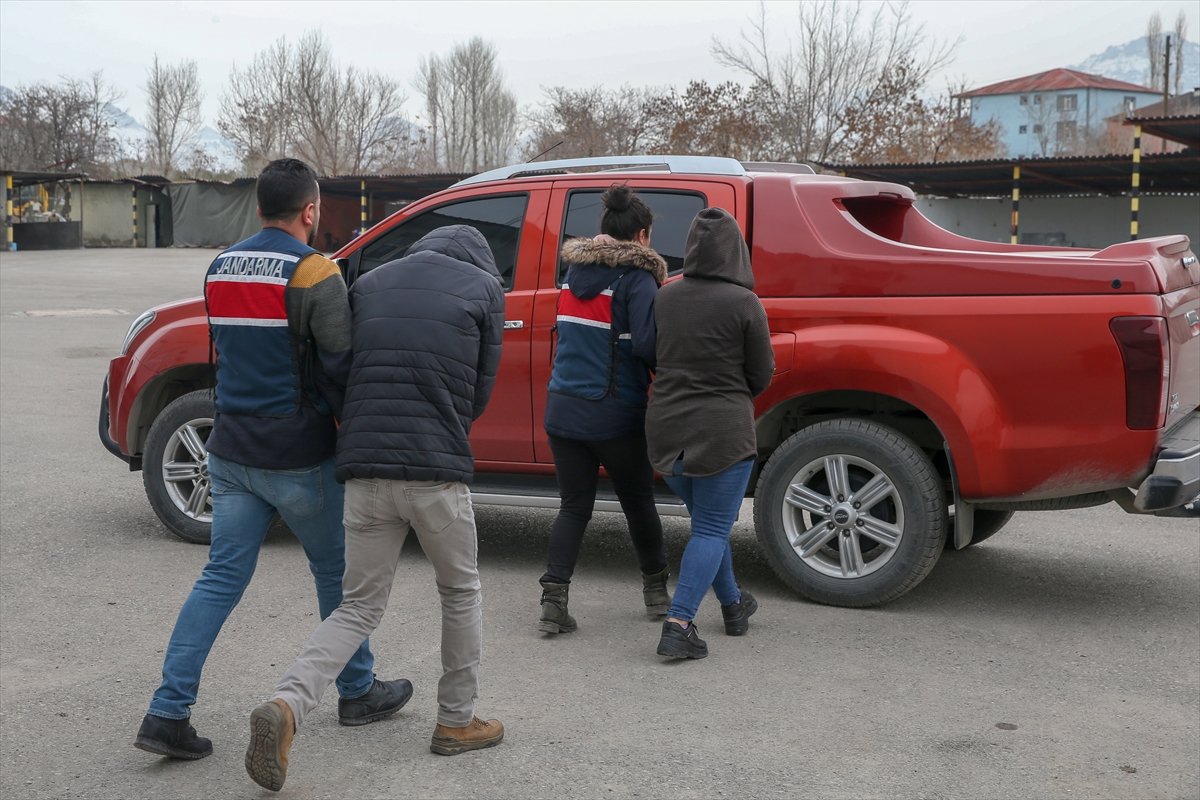 a PKK elebaşlarının koruması 2 terörist, Van'da yakalandı