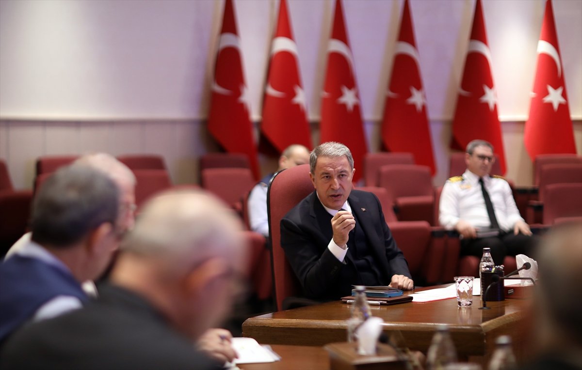 a Bakan Hulusi Akar, yeni korona tedbirlerini açıkladı